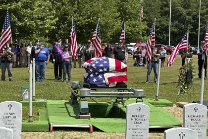 A US Veteran Died at a Nursing Home, Abandoned. Hundreds of Strangers Came to Say Goodbye