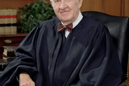 Justice Stevens Returns to Supreme Court for Final Time