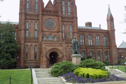 Smithsonian Institution to Re-Close Museums, National Zoo Due to COVID Spike