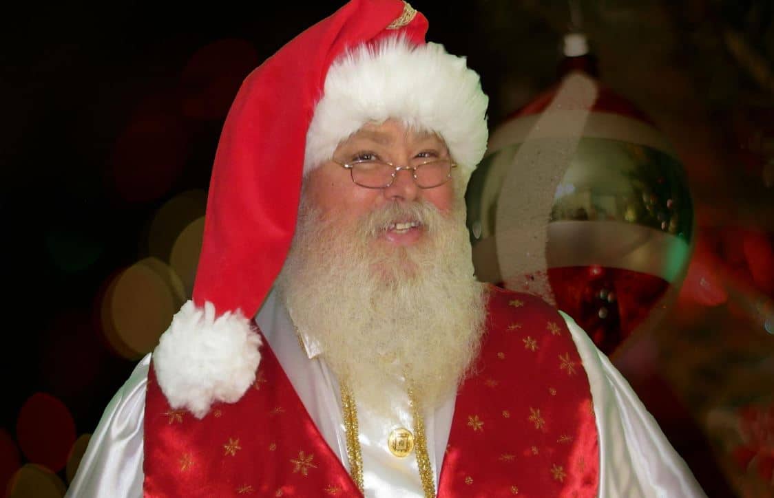 Mall Santas Could Be Among First to Receive COVID-19 Vaccine