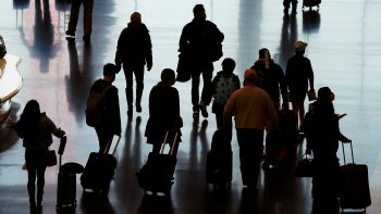 US Airport Traffic Rising Despite Holiday Travel Warnings