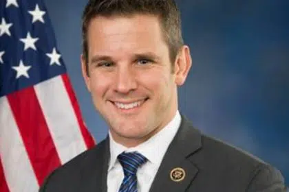 Kinzinger First Republican Lawmaker to Support Removing Trump From Office