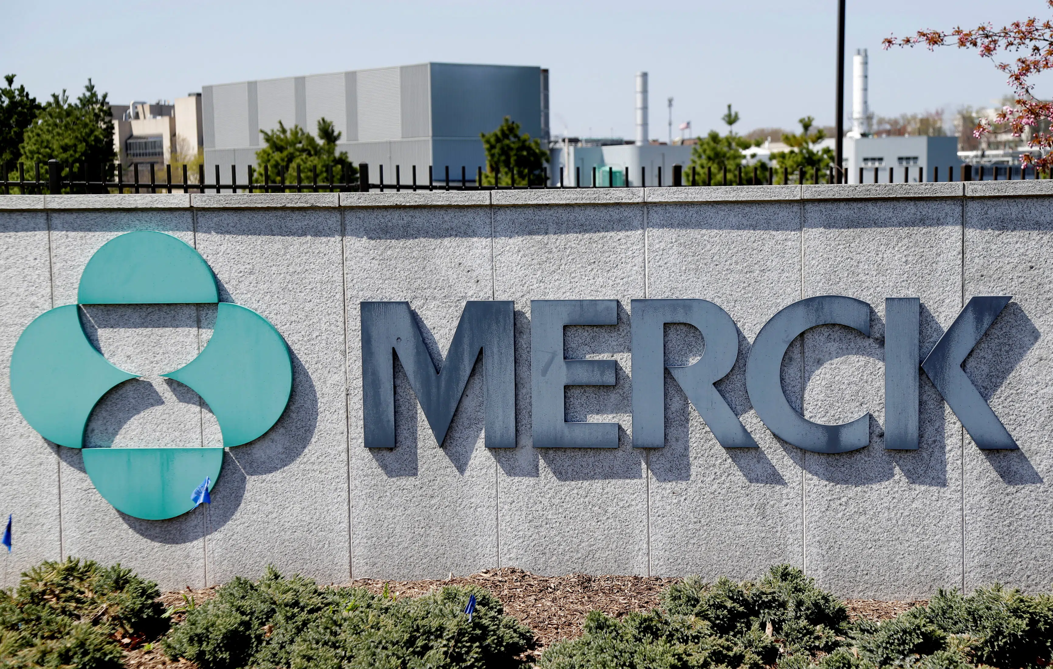Merck Halts Work on Vaccine, Moderna Delivers 30.4 Million Doses to Feds