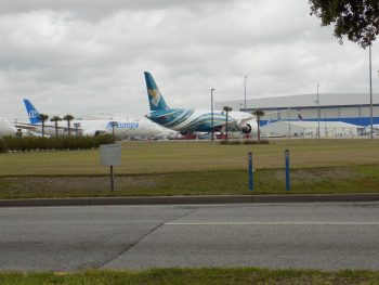 Boeing Resumes 787 Dreamliner Deliveries