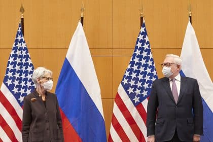 US, Russia Hold Talks Amid Tensions Linked to Ukraine