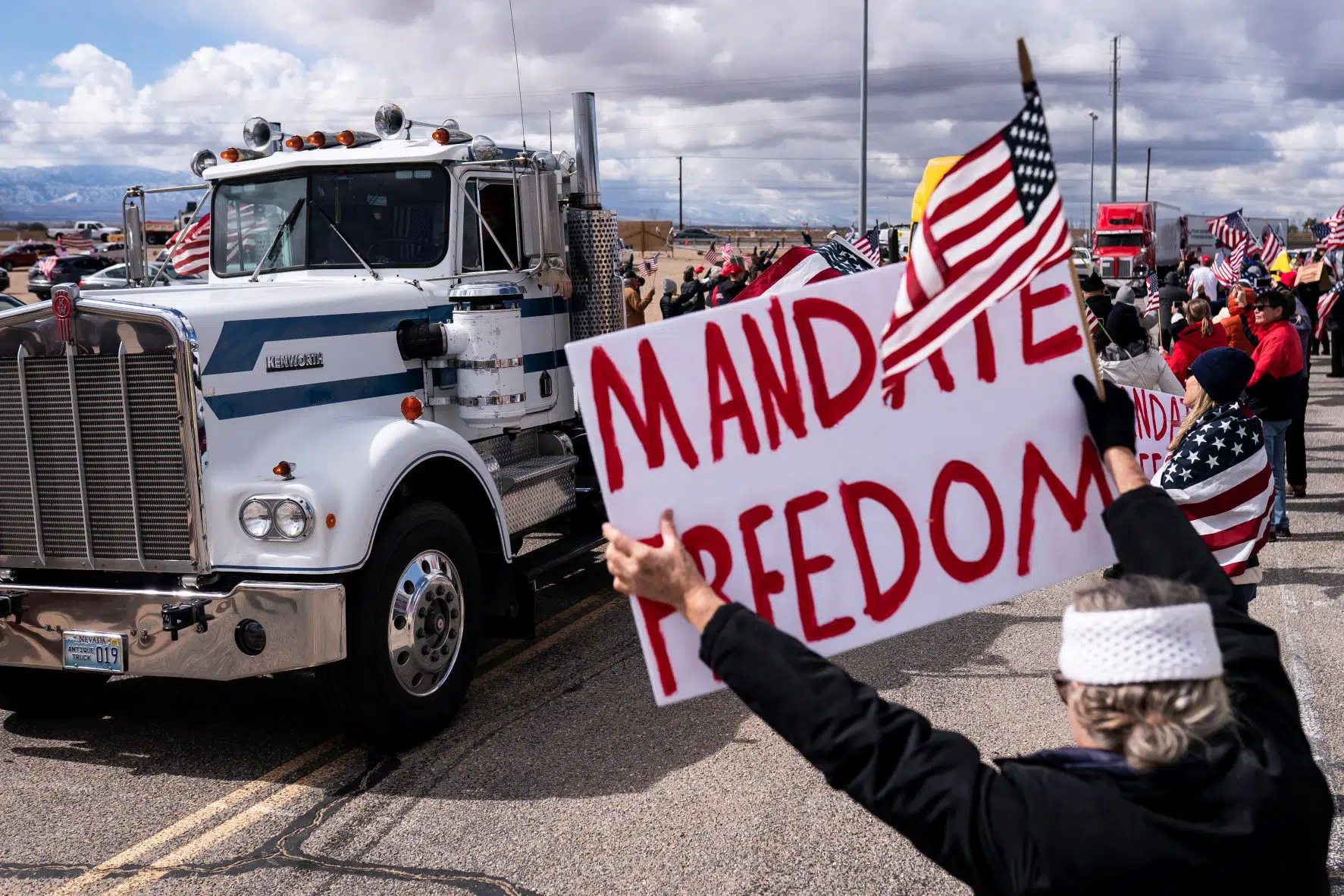<strong>Truck Convoys Head to Washington to Protest Pandemic Restrictions</strong>