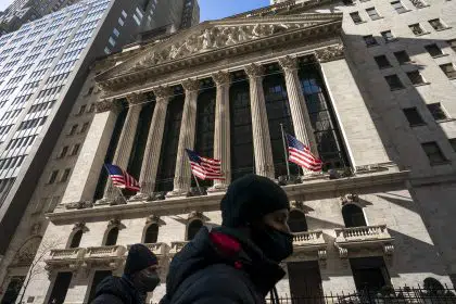 Stocks Slip, Yields Soar on Hottest Inflation in 40 Years