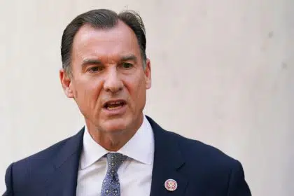 <strong>Suozzi Claims Hillary Clinton Tried to Talk Him Out of NY Governor’s Race</strong>