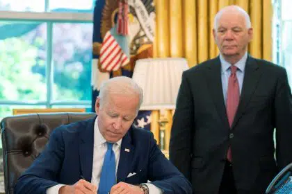 Biden Signs Ukraine Bill, Seeks $40B Aid, in Putin Rejoinder