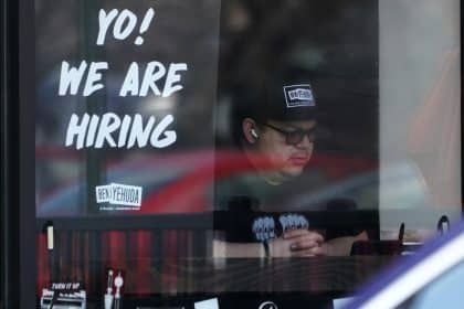 US Added 390,000 Jobs in May as Hiring Remained Robust