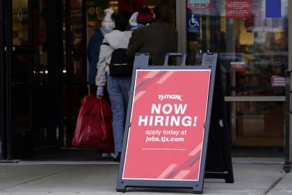 Fewer Americans File for Jobless Aid