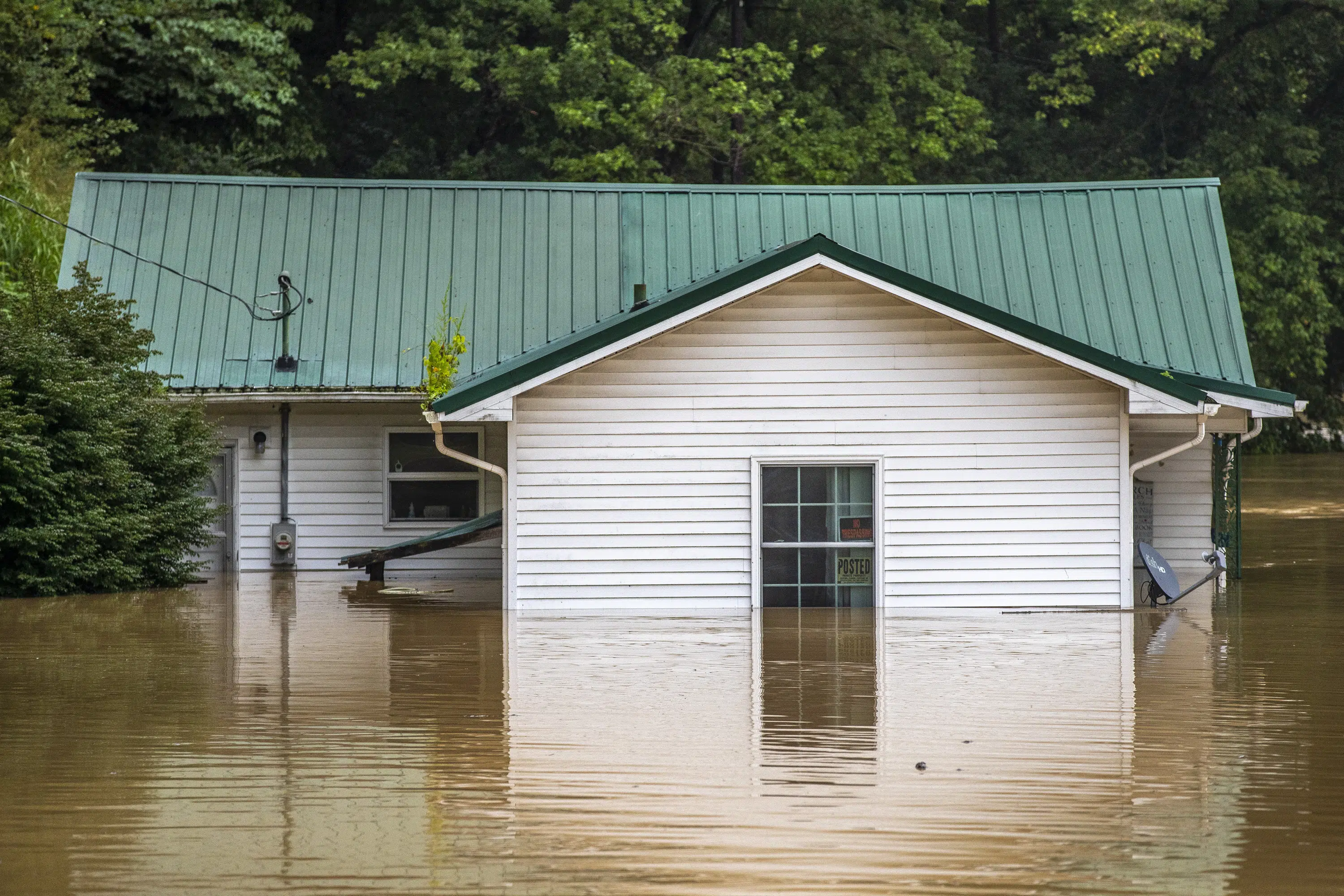 Appalachian Floods Kill at Least 15 as Rescue Teams Deploy